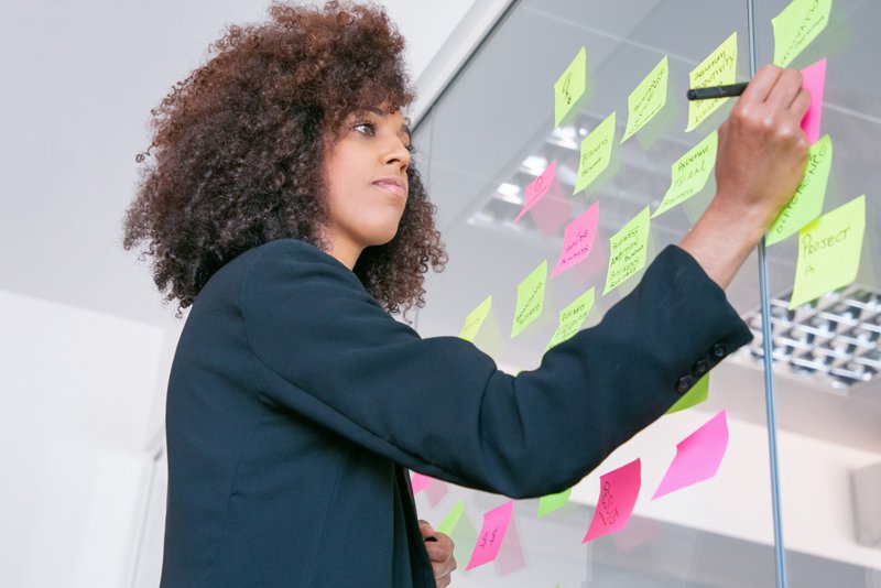 a girl using project management tool